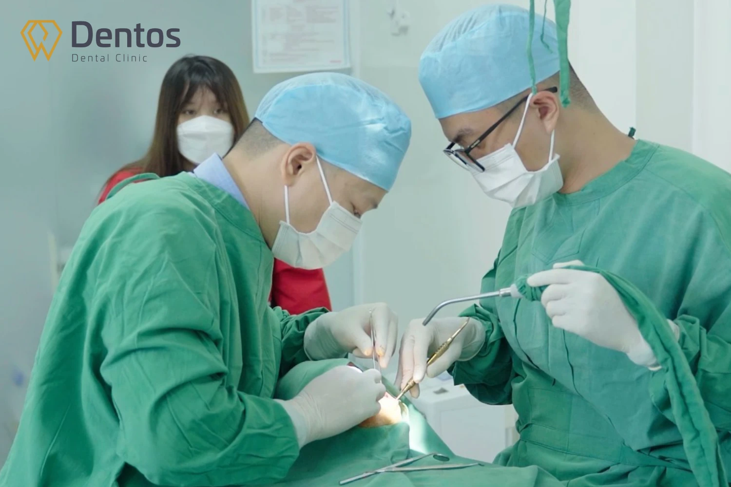 Giá trồng răng Implant cũng phụ thuộc tay nghề bác sĩ và công nghệ tại nha khoa